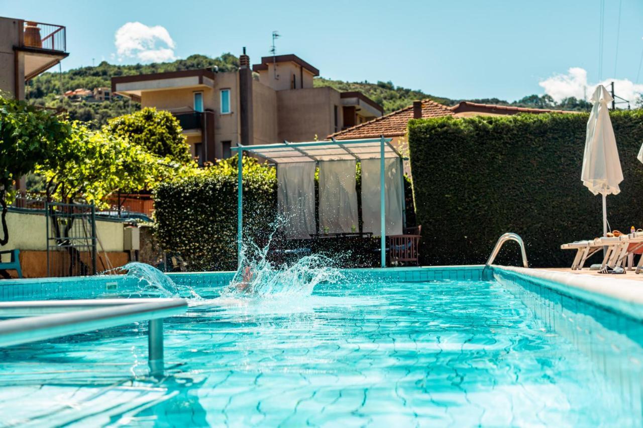 פייטרה ליגורה Residence Holidays מראה חיצוני תמונה